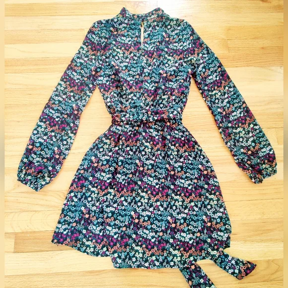 H&M High Neckline Floral Print Dress with Long Sleeves - Picture 6 of 8